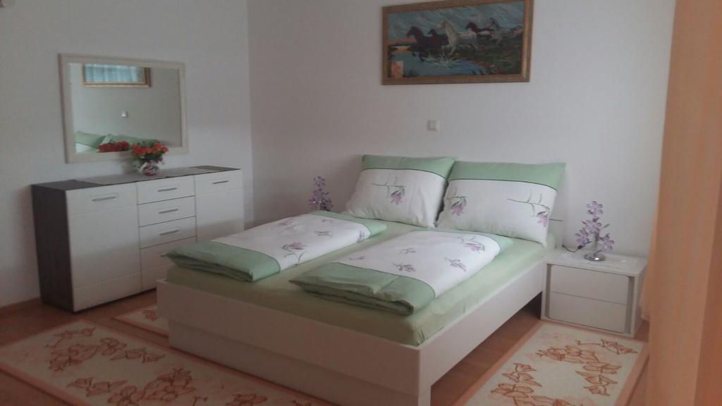 Apartments M&M Terzic Porec Exterior photo